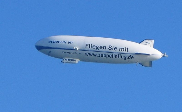 Zeppelin kivitelű, modern léghajó