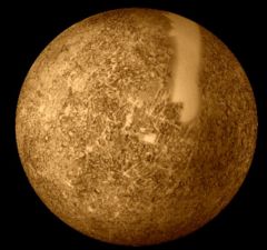 A Merkúrról készült mozaikkép a Mariner-10 szonda felvételei alapján