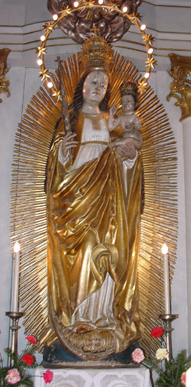 Szűz Mária kegyszobra