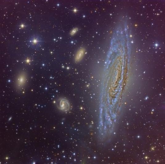 Az NGC 7331 és galaxiscsoportja.