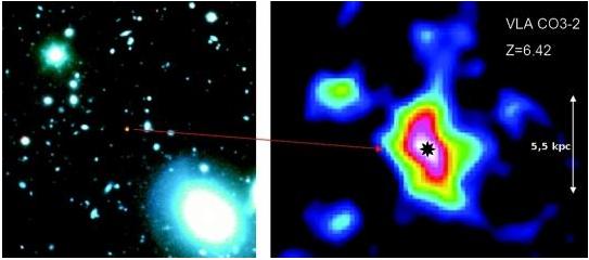 Jobb oldalon egy távoli galaxis centrumában található gáznak a VLA antennarendszer által rögzített rádiótérképe látható, míg a bal oldalon az SDSS (Sloan Digital Sky Survey) felmérésnek az a képe, amely alapján a galaxist felfedezték. A képek az SDSS J1148+5251 katalógusjelű objektumot azon állapotában mutatják, mikor az Univerzum mindössze 870 millió éves volt.<br />
[NRAO/AUI/NSF, SDSS]