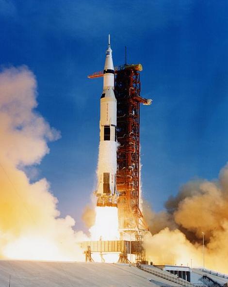 A Saturn-5 rakéta indítása