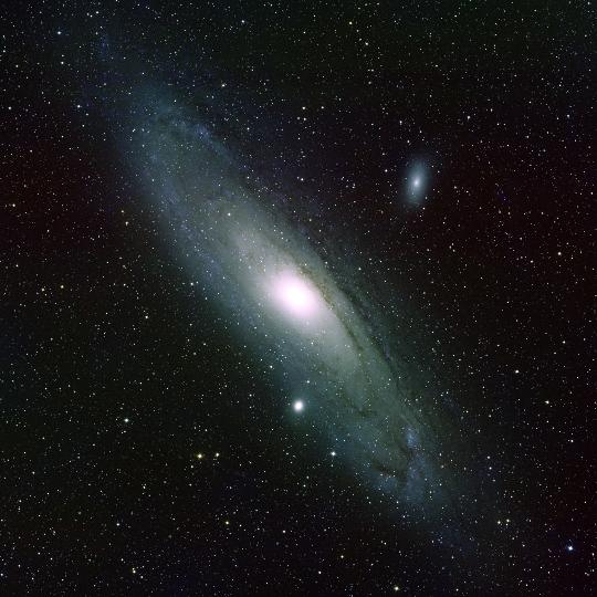 A 2,5 millió fényévre található Andromeda-köd a Tejútrendszerhez legközelebbi nagy spirálgalaxis. [Bill Schoening, Vanessa Harvey/REU program/NOAO/AURA/NSF]