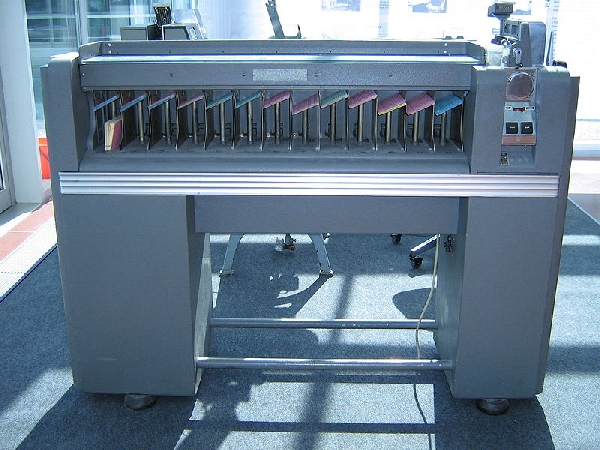 IBM lyukkártyarendező gép (szorter)