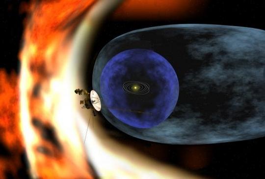  Fantáziarajz a helioszféra határát átlépő Voyager-2 szondáról.<br />
[NASA/JPL-Caltech]