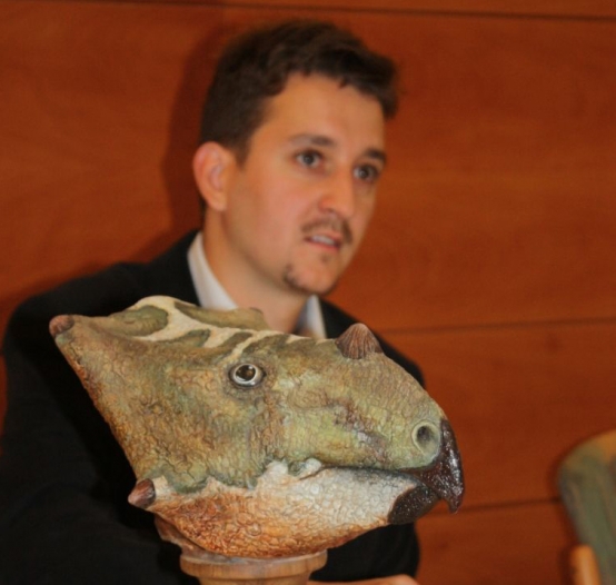  Ősi Attila és az ajkaceratops